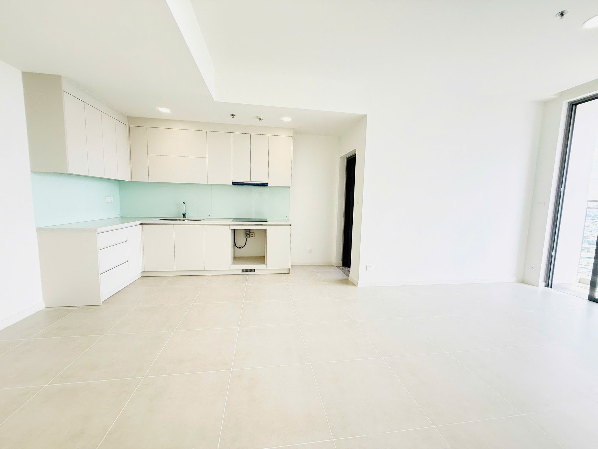 Cho thuê nhà trống Urban Green 2 phòng ngủ 2 WC view LM81 rất đẹp - Ảnh 2