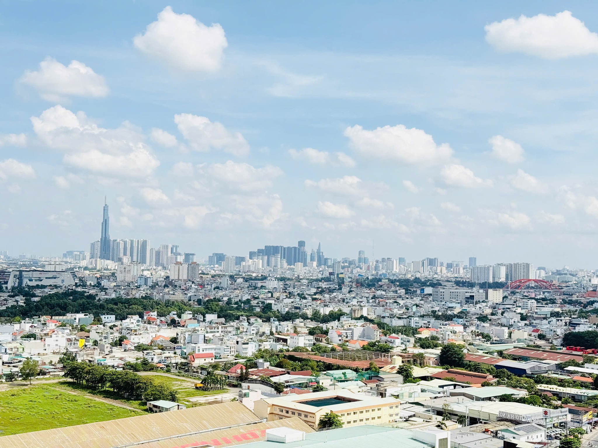 Cho thuê nhà trống Urban Green 2 phòng ngủ 2 WC view LM81 rất đẹp