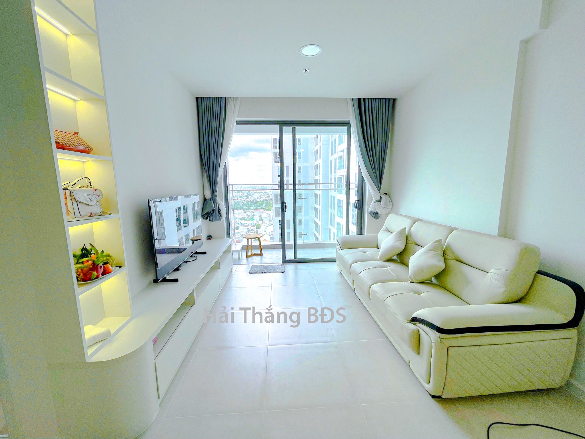 Cho thuê chung cư Urban Green 2 phòng ngủ nhà mới tinh full nội thất
