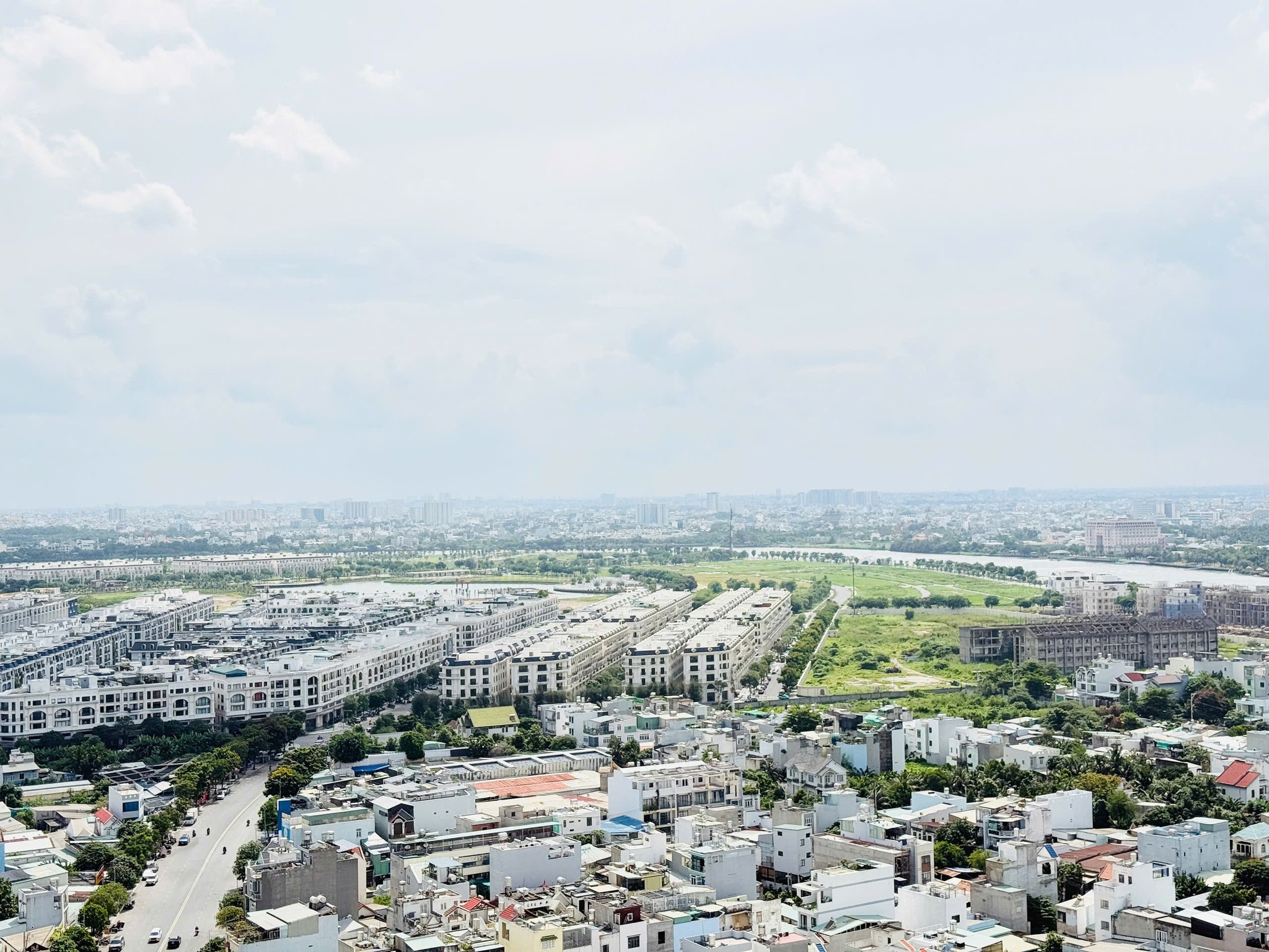 Cho thuê nhà trống Urban Green 2 phòng ngủ 2 WC view LM81 rất đẹp - Ảnh 8