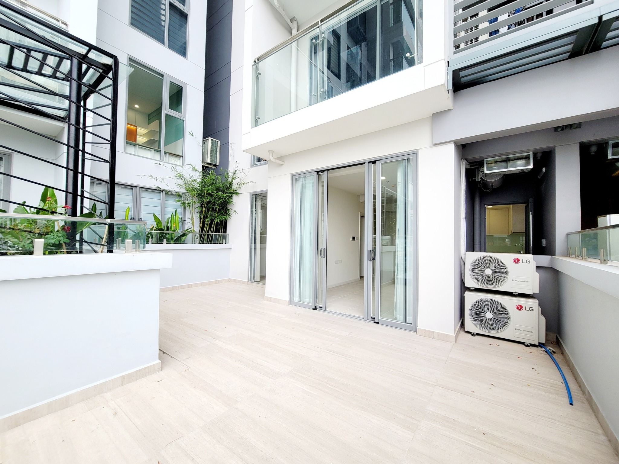Cho thuê căn hộ 1 phòng ngủ Urban Green, có sân vườn, nội thất cơ bản - Ảnh 4
