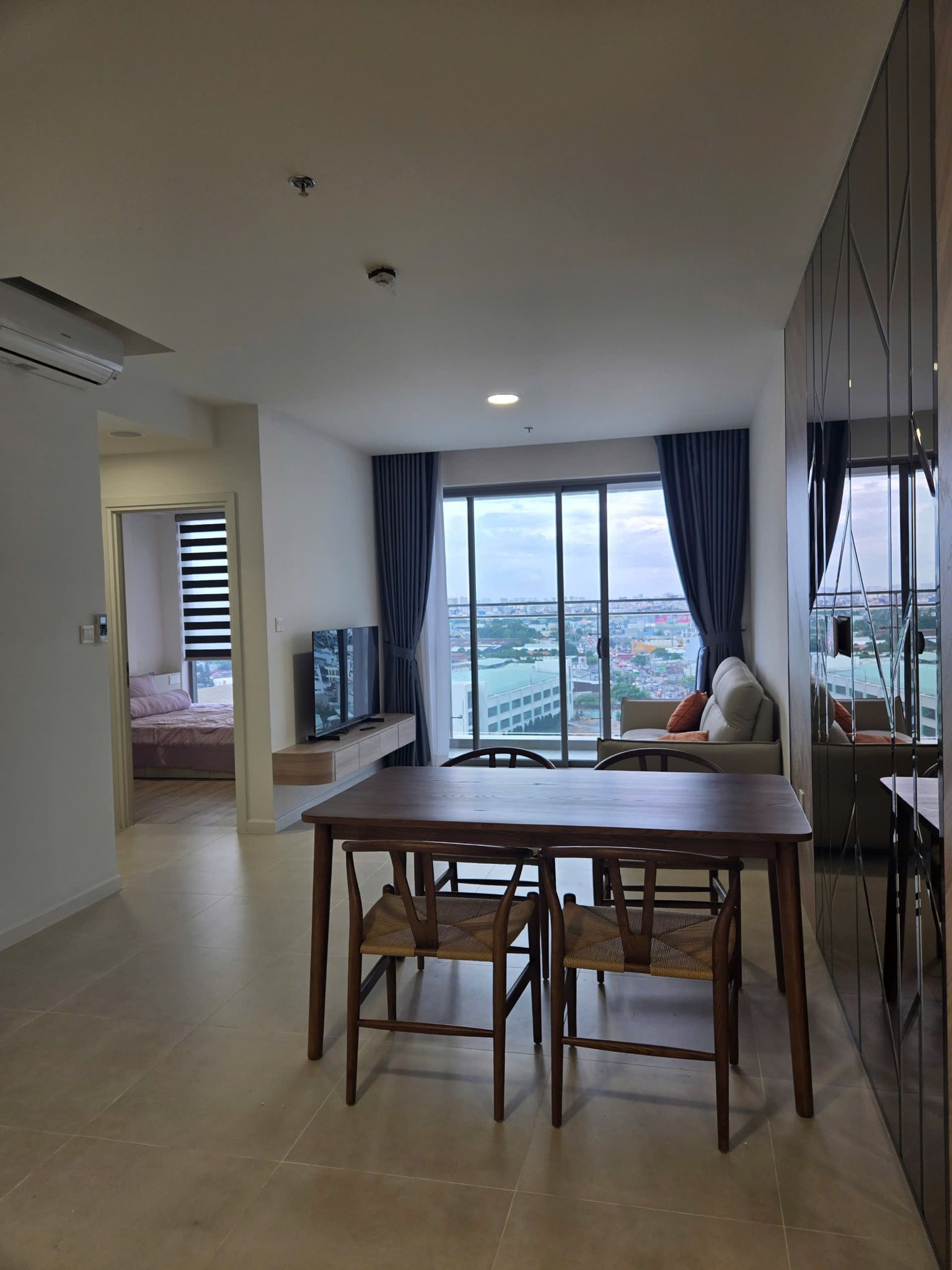 Cho thuê căn hộ Urban Green 2 phòng ngủ đủ nội thất view landmark 81 - Ảnh 3