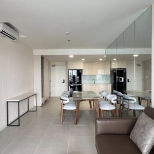 Cho thuê căn hộ 2 phòng ngủ Urban Green view đẹp nội thất mới