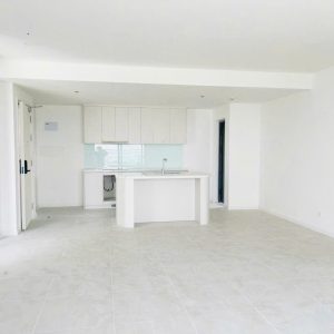 Cho thuê căn chung cư 3PN, 2WC Urban Green view sông nội thất cơ bản
