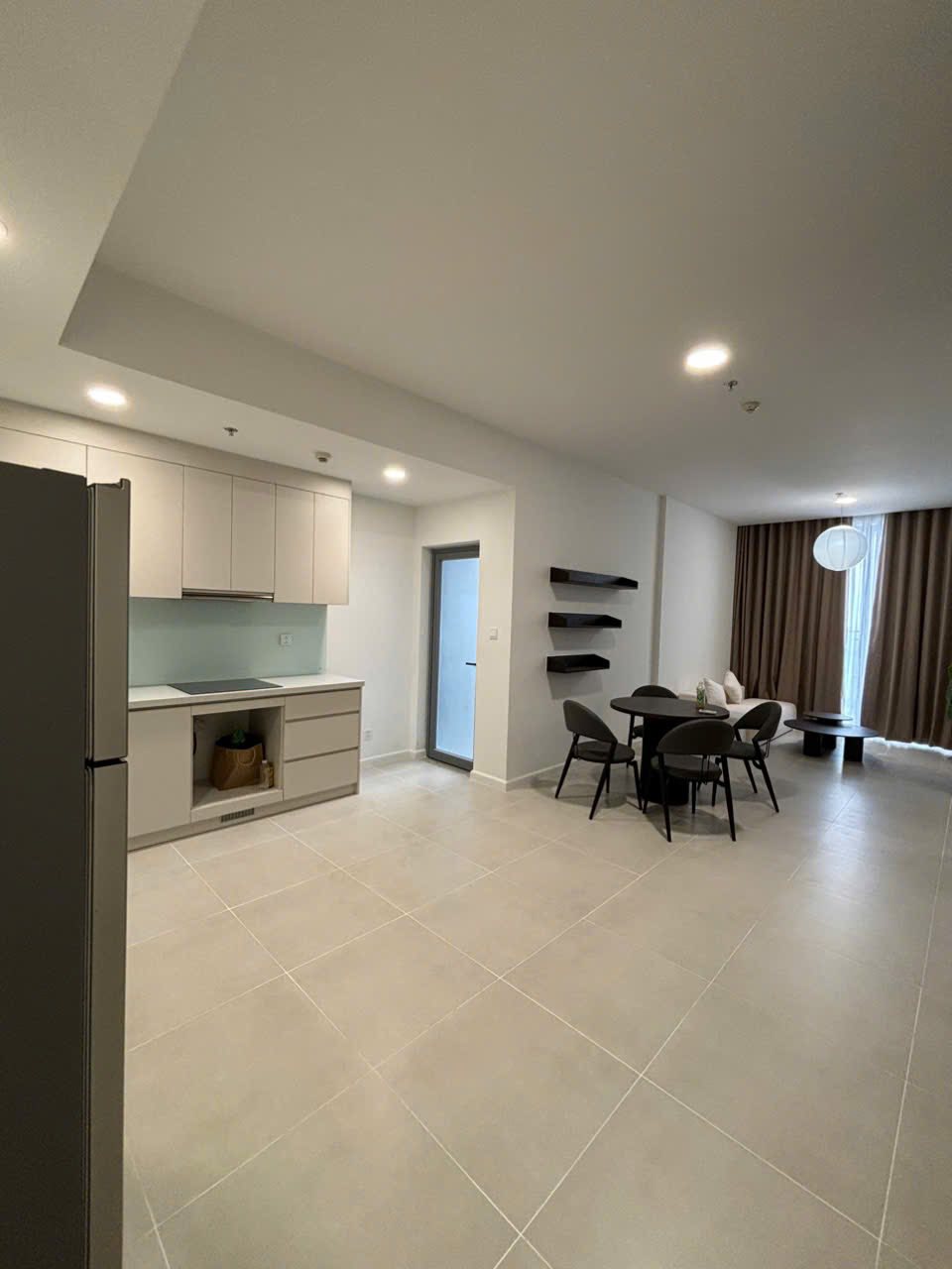 Cho thuê căn hộ chung cư 2 phòng ngủ Urban Green đầy đủ nội thất