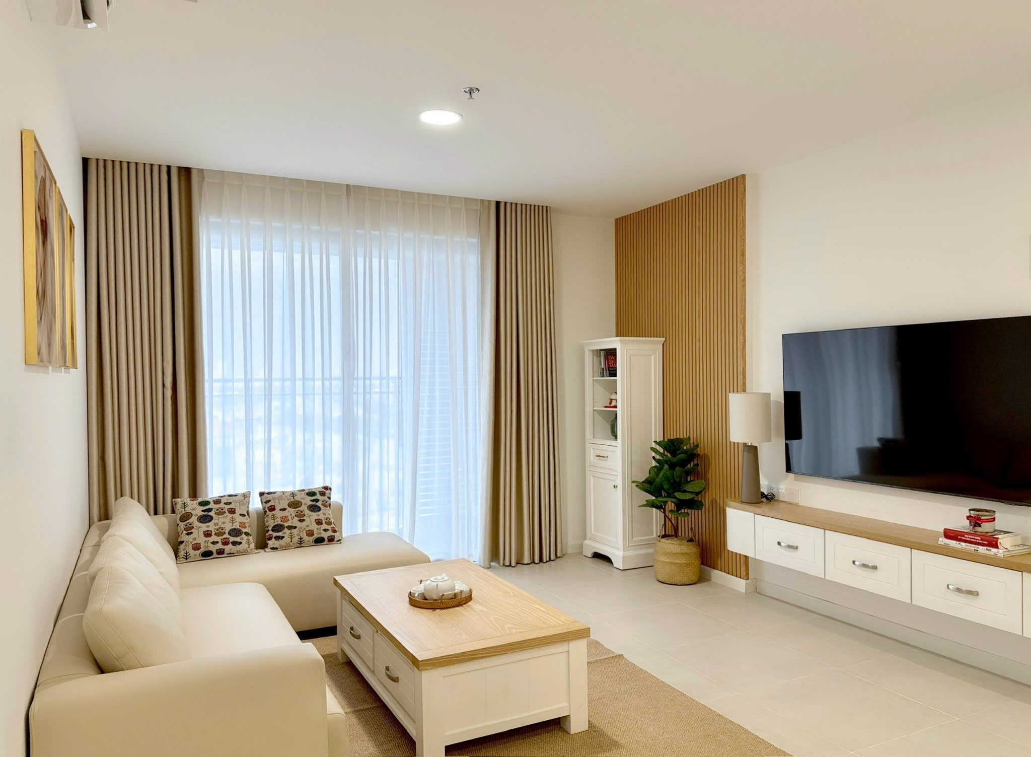 Cho thuê chung cư Urban Green 2 phòng ngủ nội thất trẻ trung